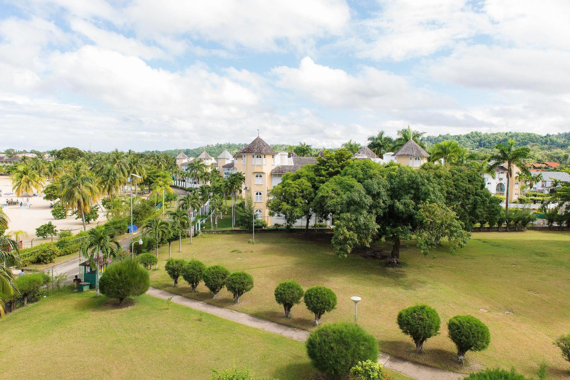 Apartment Dolphin Beach *