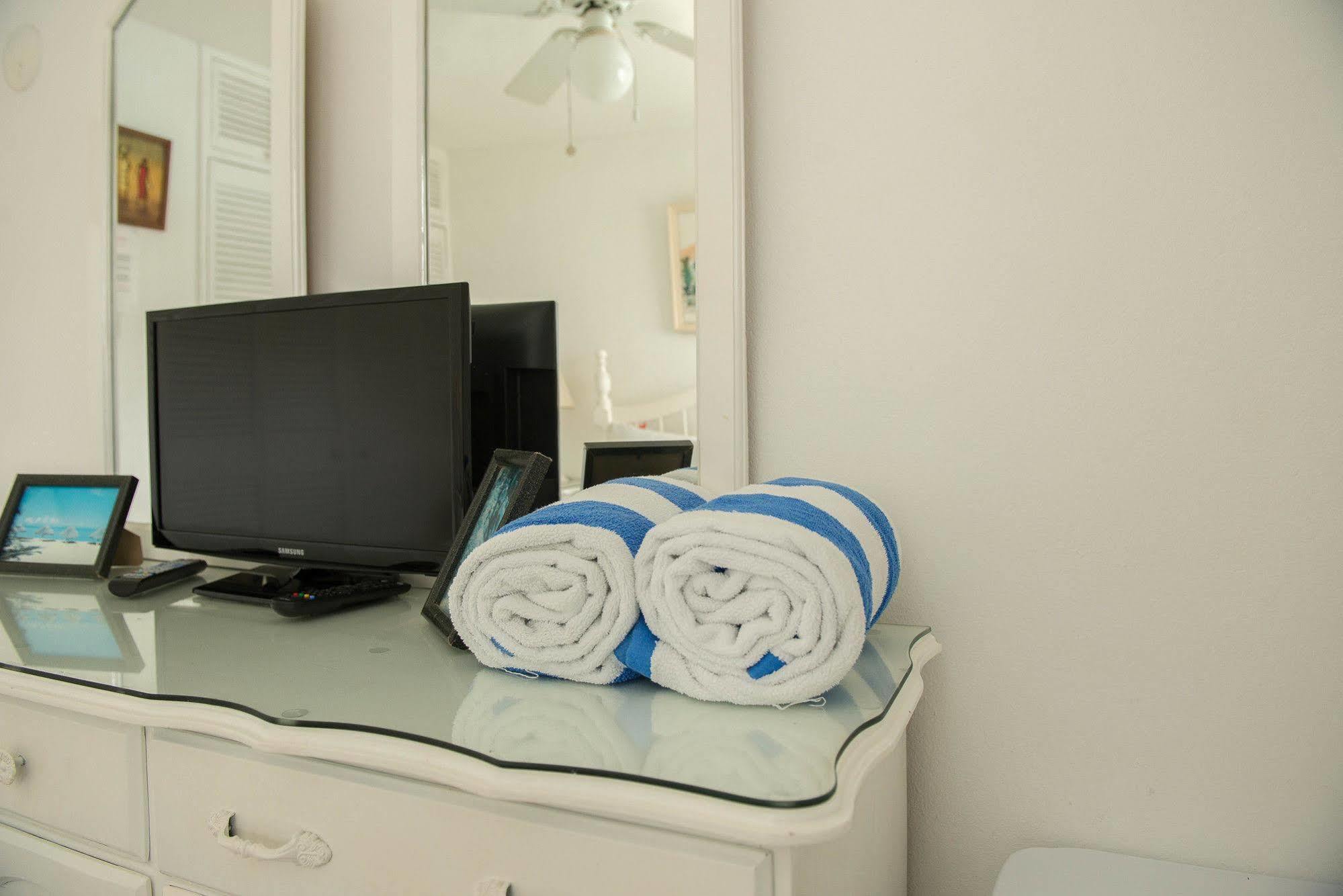 Dolphin Beach Apartment