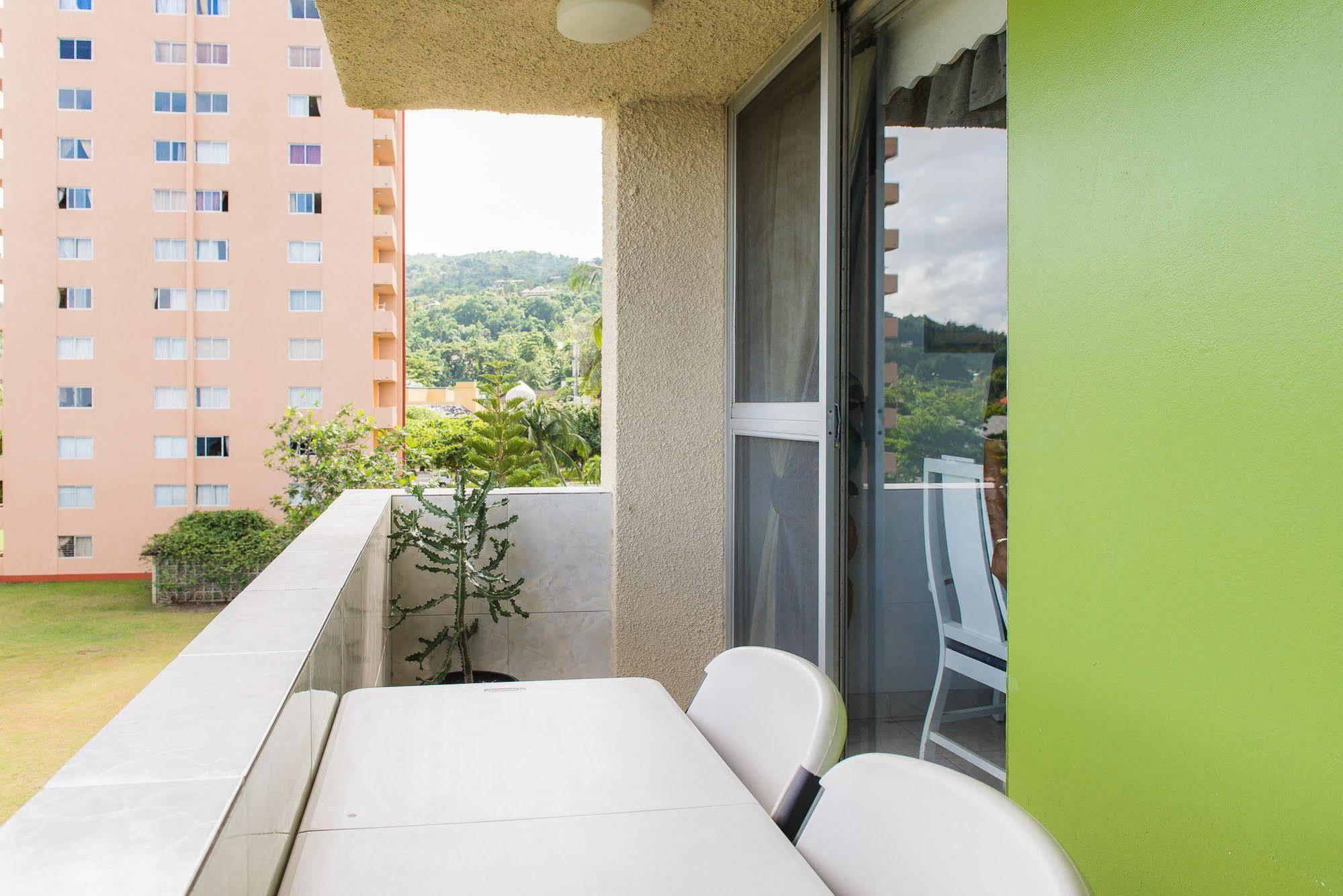 Dolphin Beach Apartment *