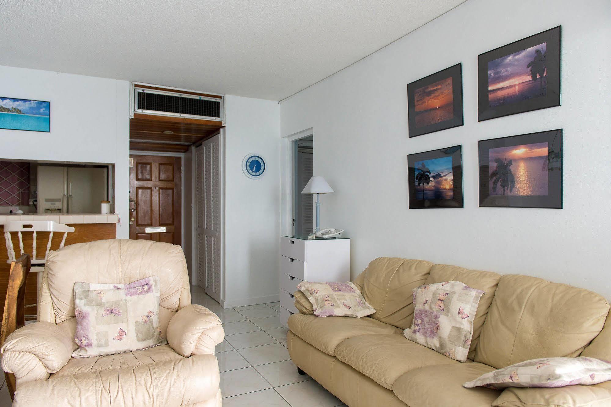 Hotel Coral Reef Beach Suite At Montego Bay Club Resort 2*