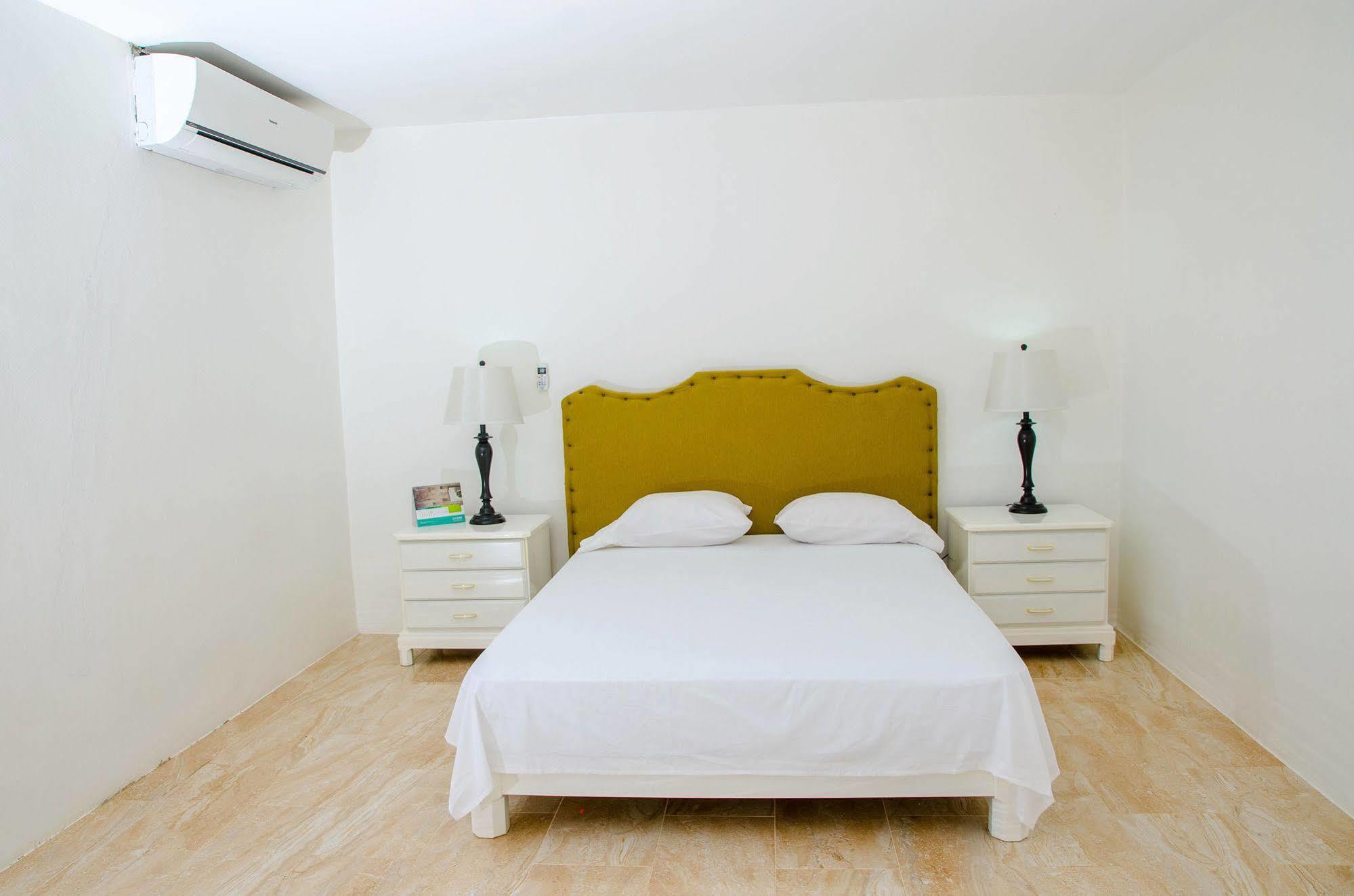 Hotel Juanita 3*