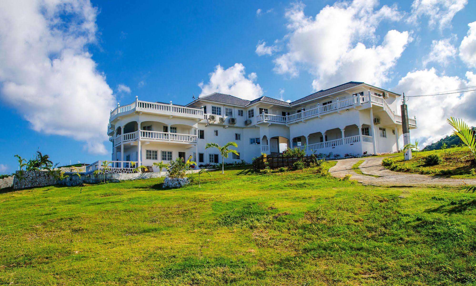Hotel Juanita 3*