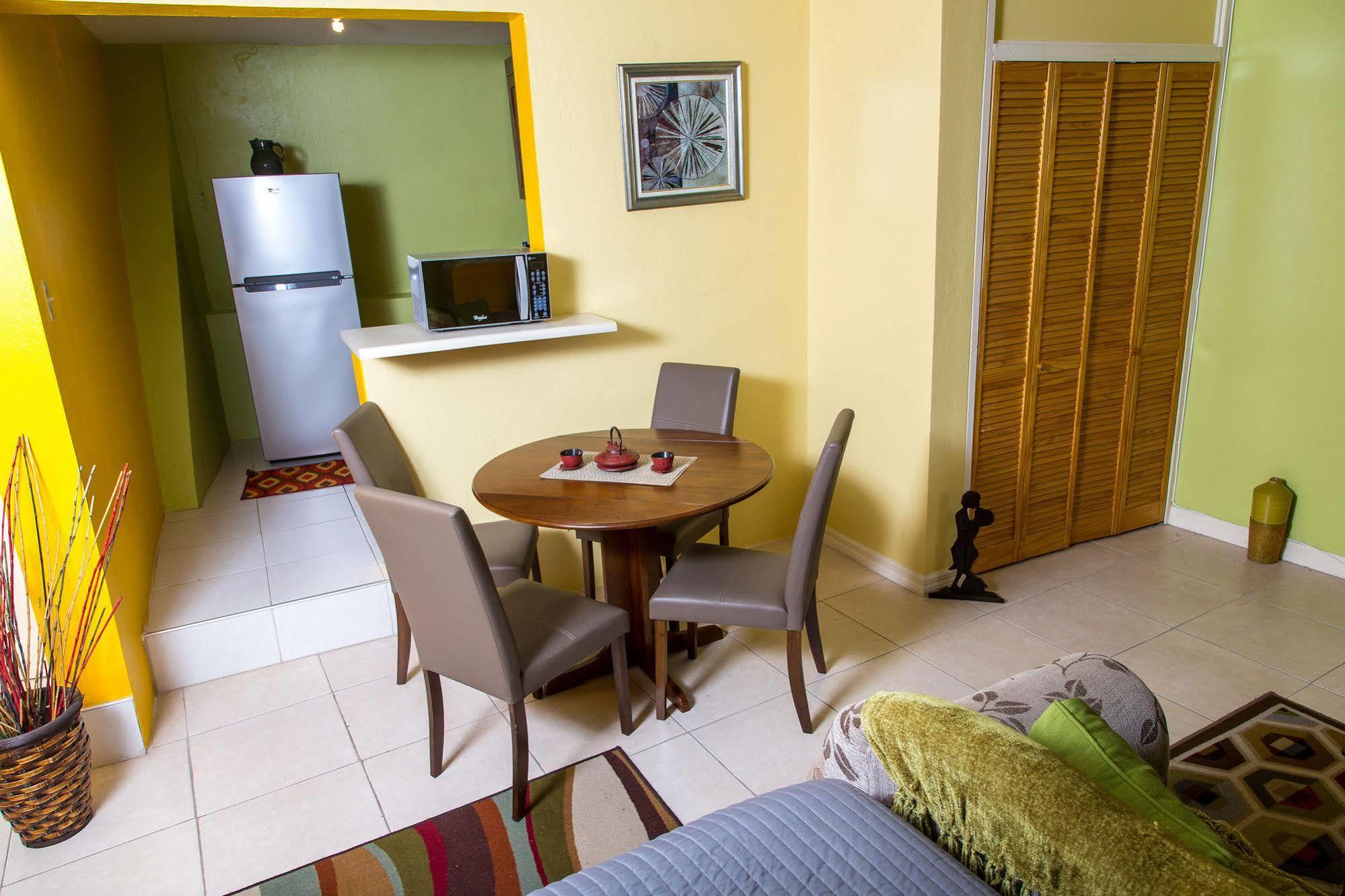 Sky View Guest Apartments Aparthotel