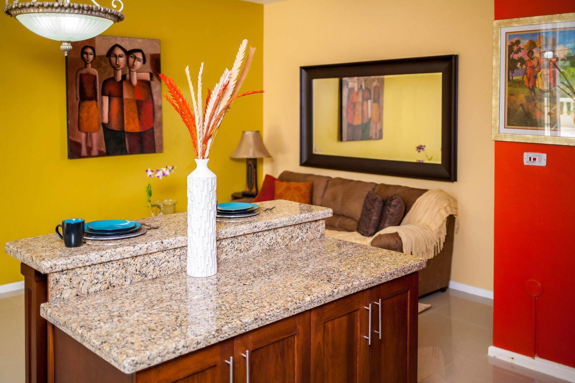Sky View Guest Apartments Aparthotel