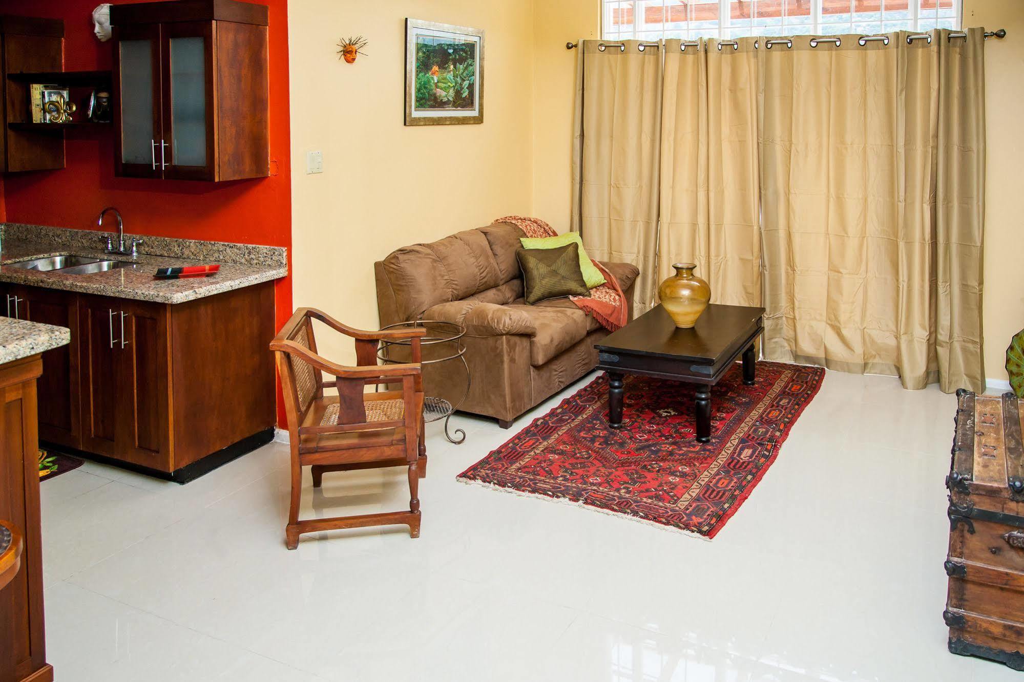 Sky View Guest Apartments Aparthotel Irish Town