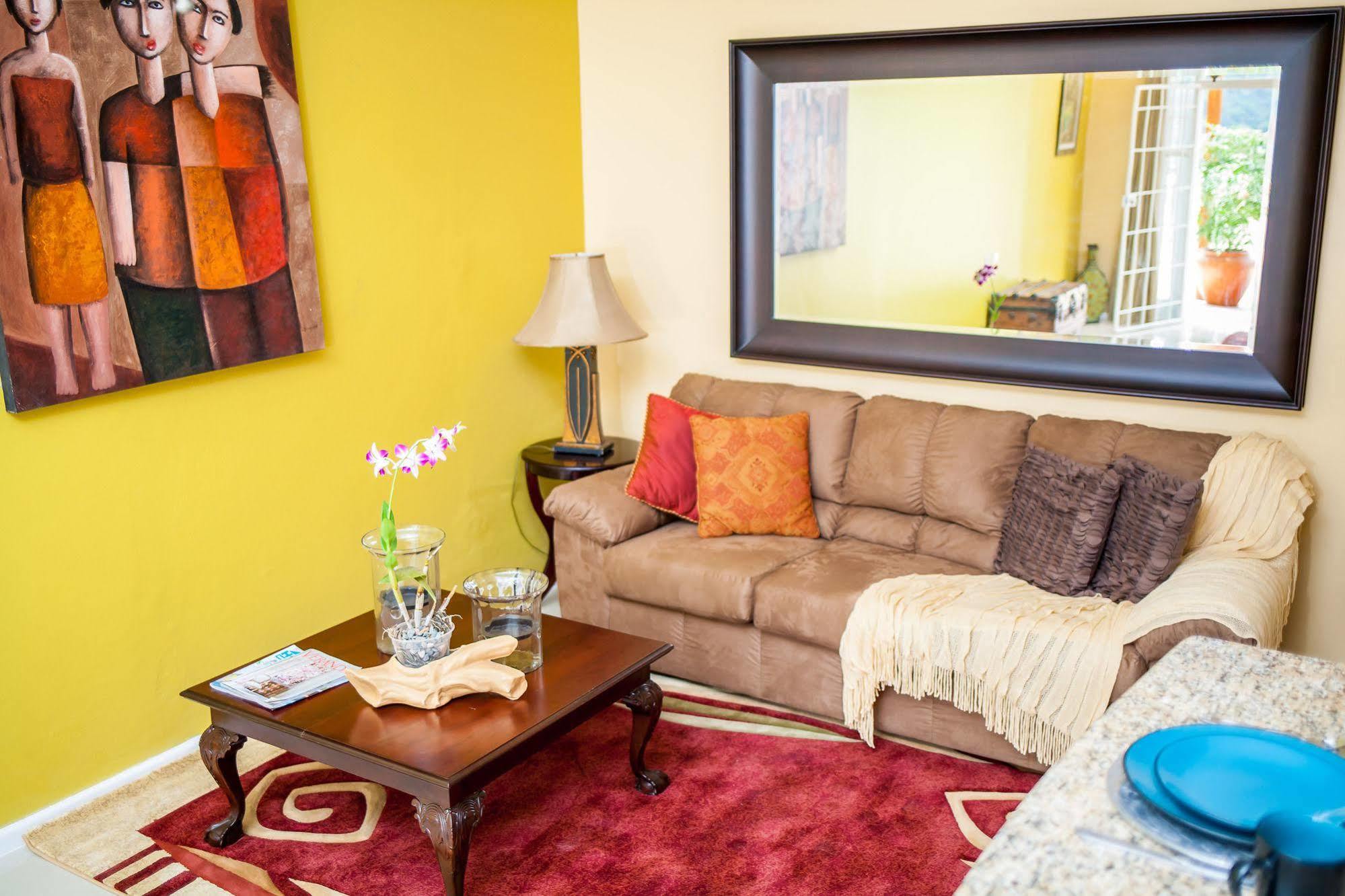 Aparthotel Sky View Guest Apartments