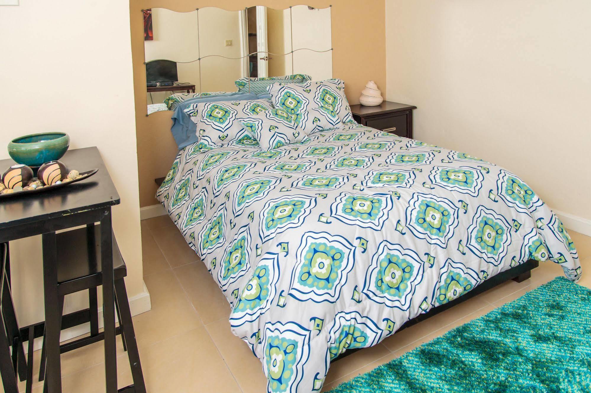 Sky View Guest Apartments Aparthotel