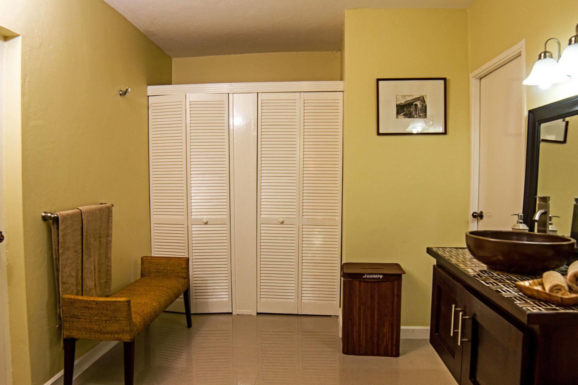 Sky View Guest Apartments Aparthotel