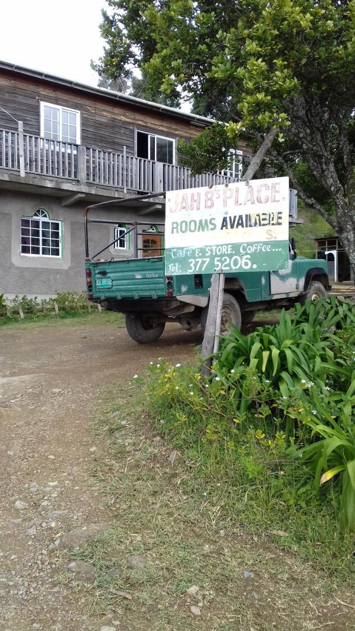 Guest house Jah B