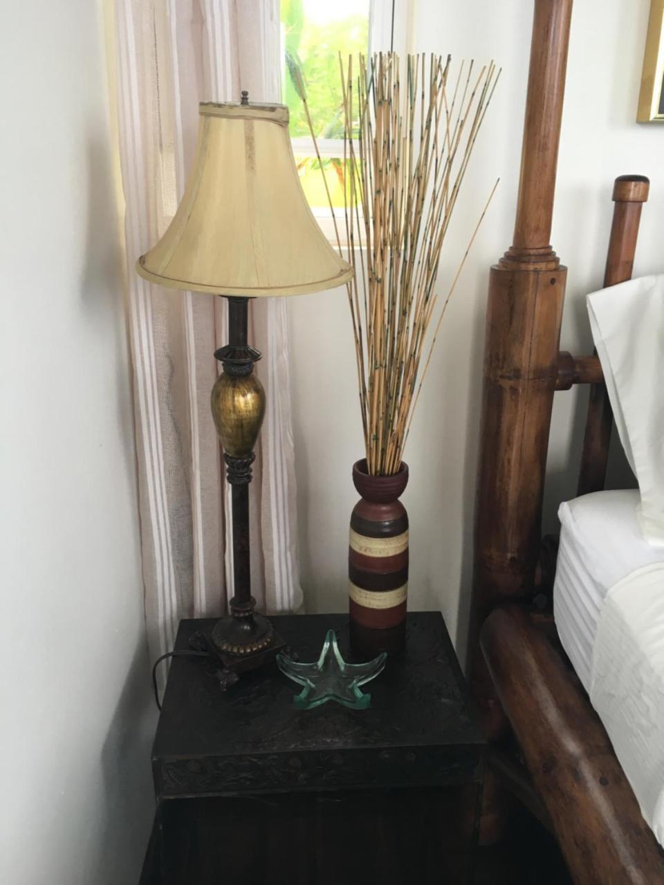 Forever Inn Robins Bay