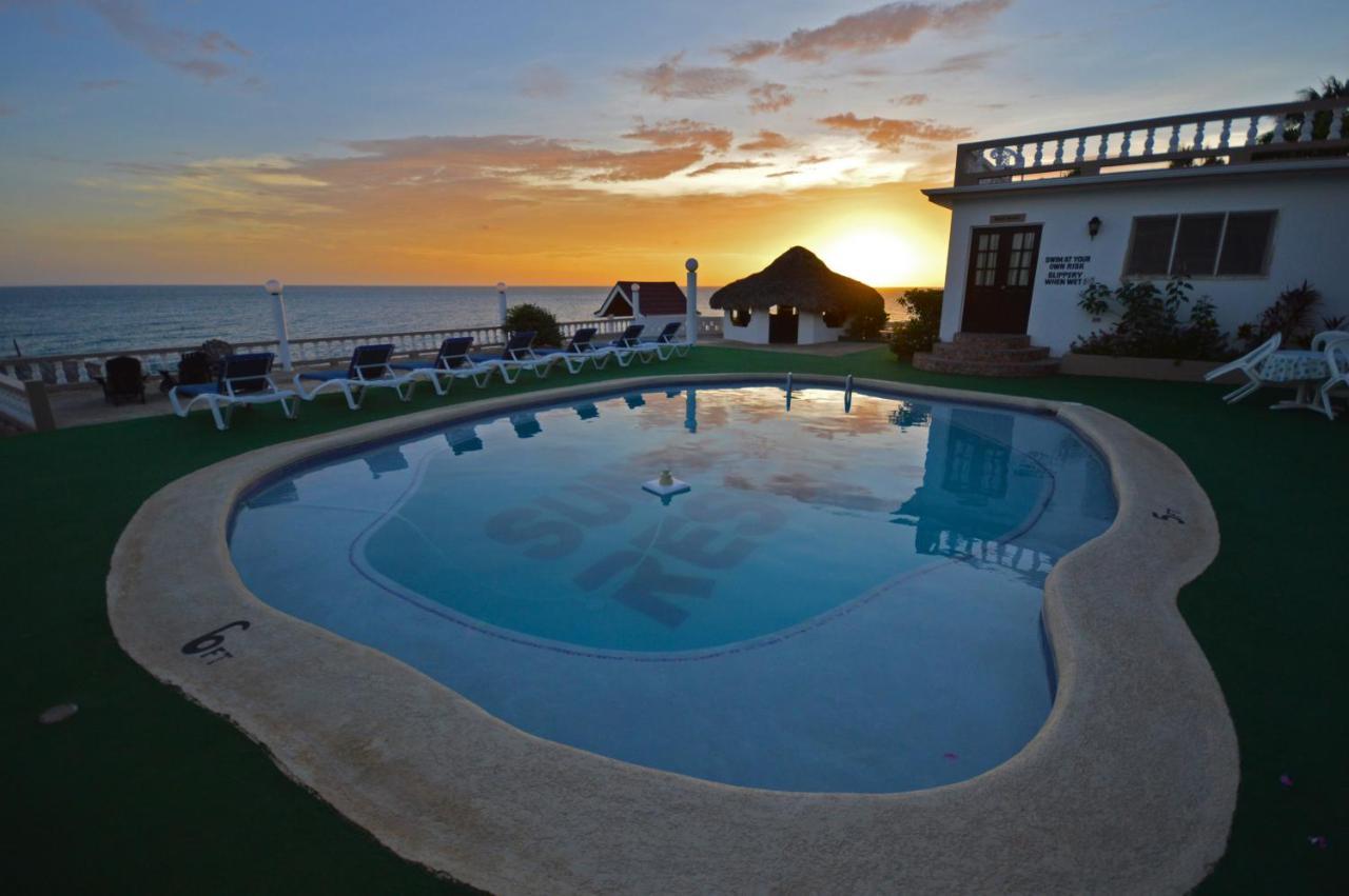 Beyond Sunset & 4*