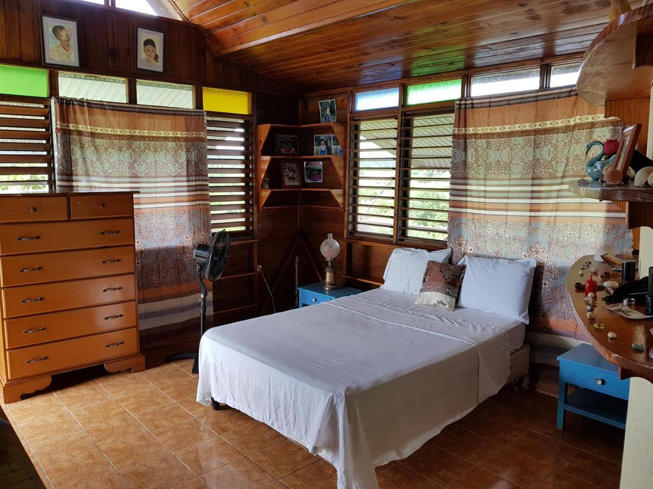 Guest house Joshua's Treasure Heights *