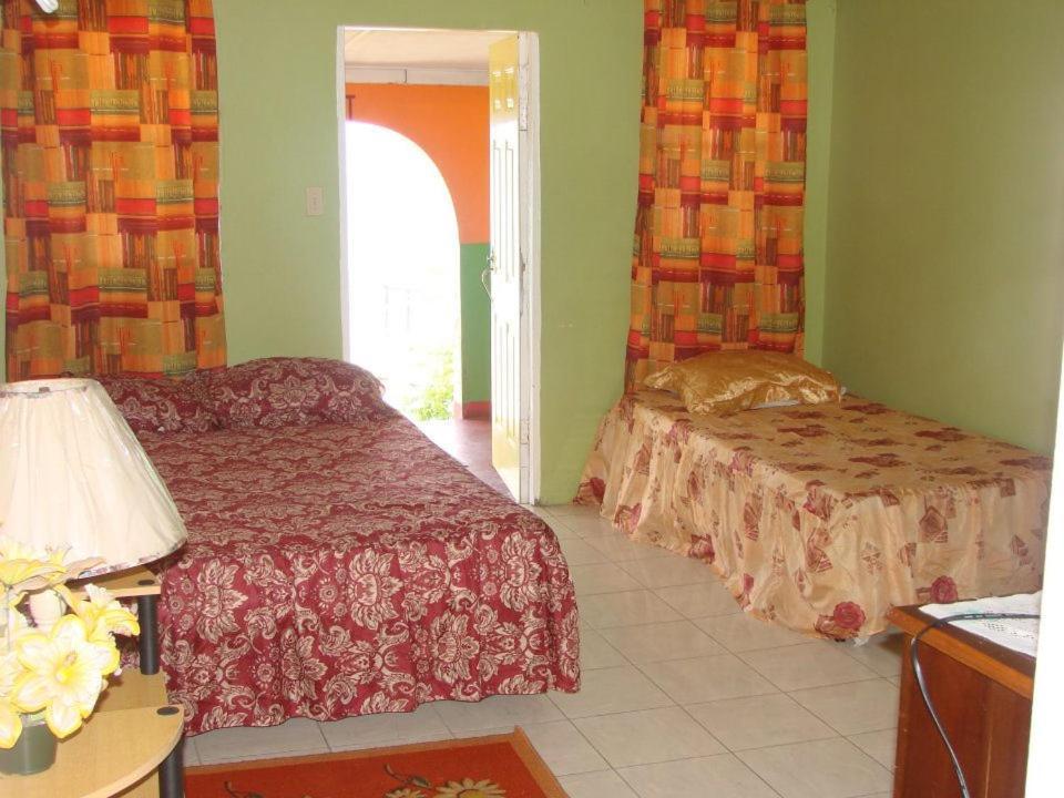 Hotel Morant Villas *