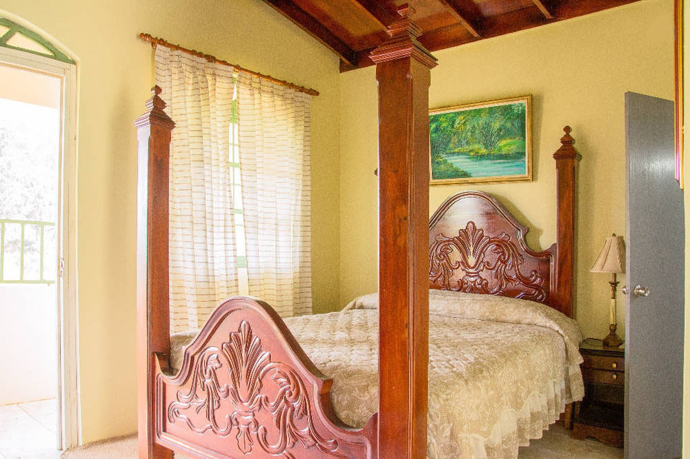 Starlight Chalet Hotel