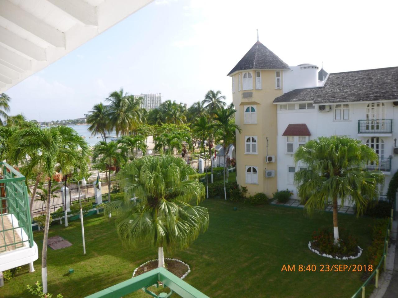 Sandcastles # E26 * Ocho Rios