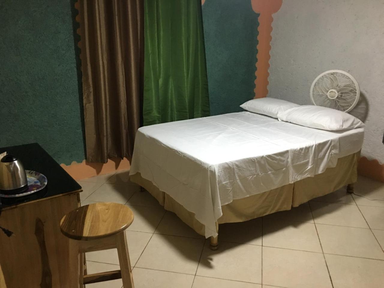 Becaville Acomodação com café da manhã  Port Antonio
