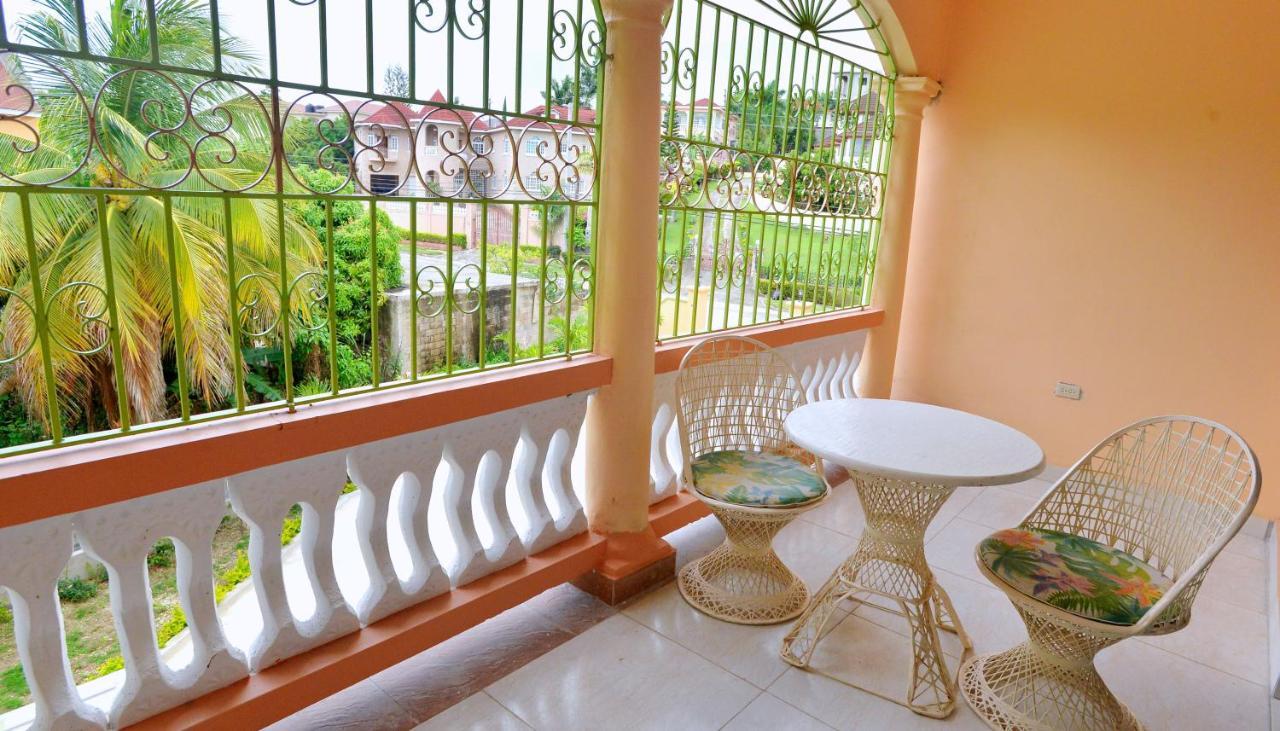 Acomodação com café da manhã  Basileia Palace 3*