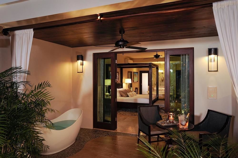 Hotel Sandals Royal Caribbean (adults Only) 5*