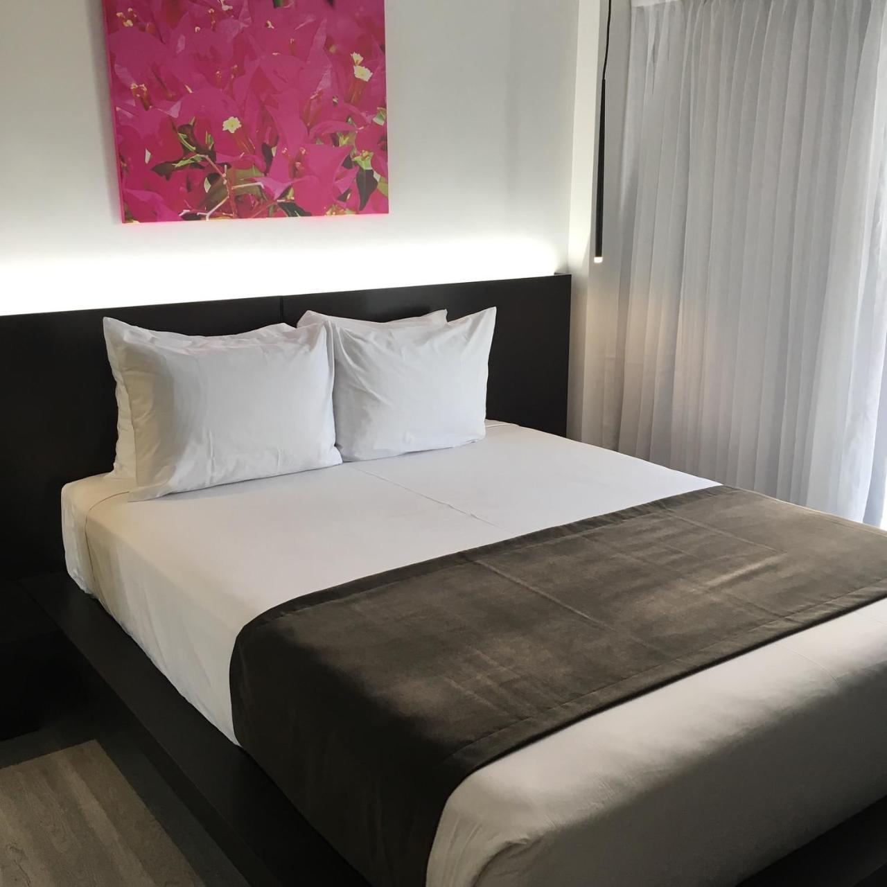 R Hotel 4*
