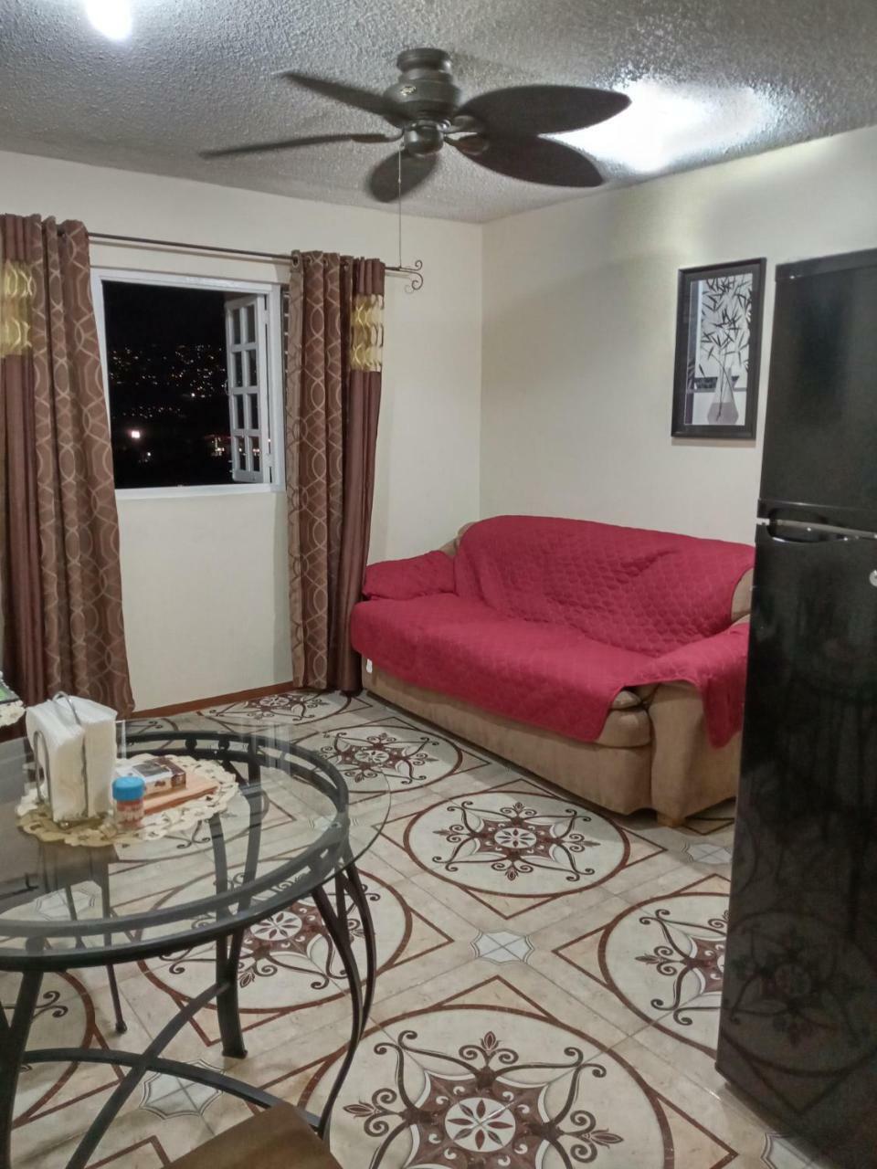Oaklands Oasis * Kingston
