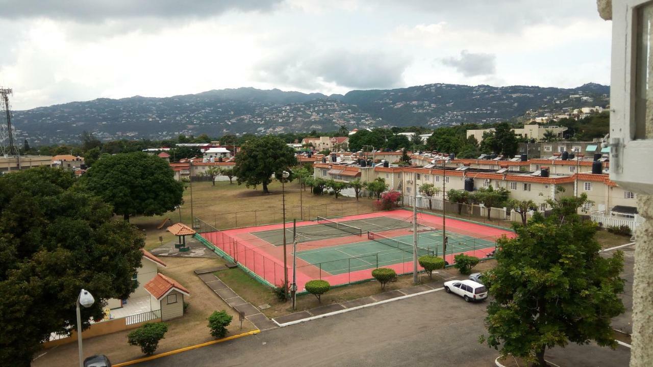 Oaklands Oasis * Kingston