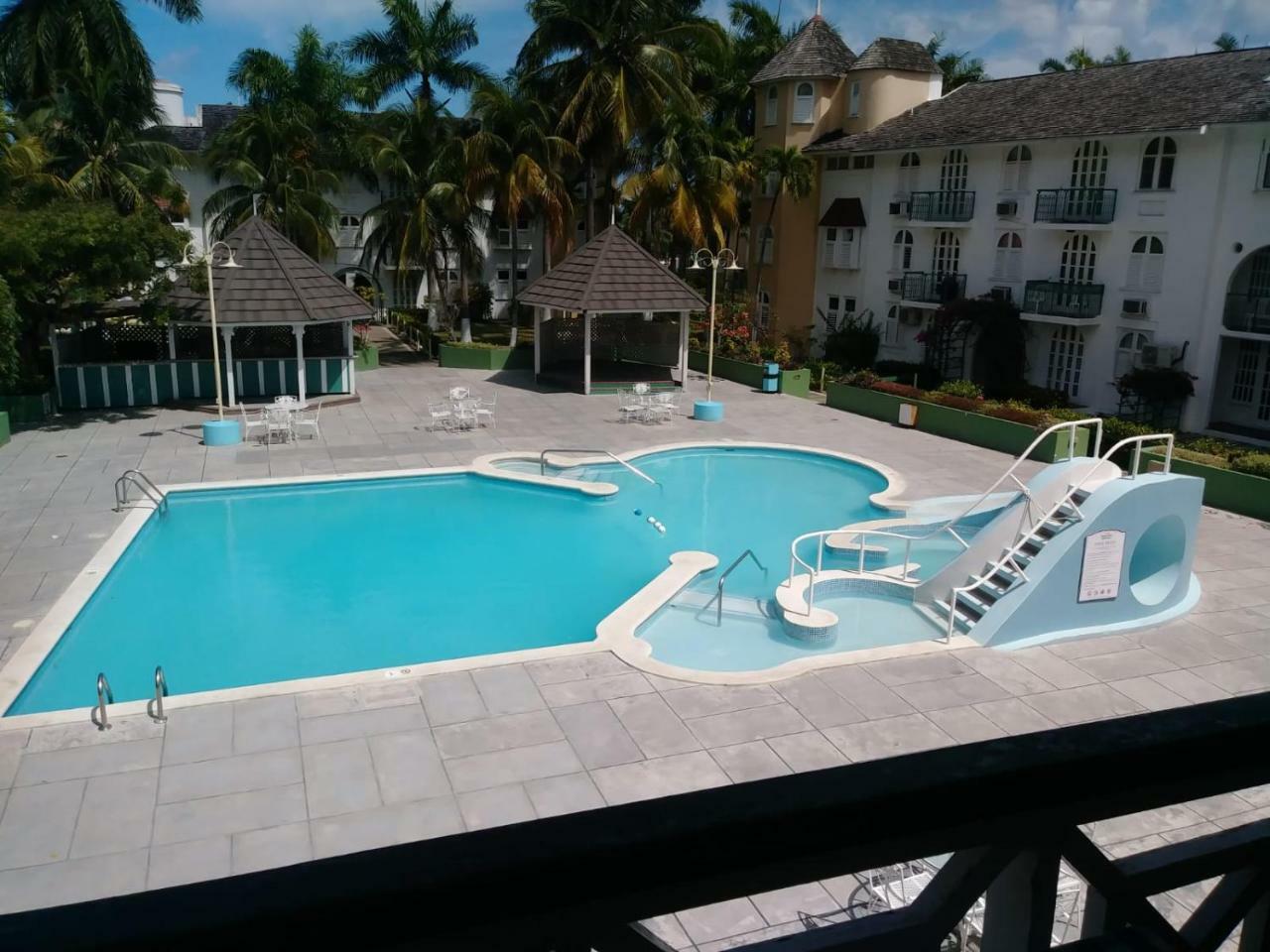 Cool's 1 Bedroom & Garden View * Ocho Rios