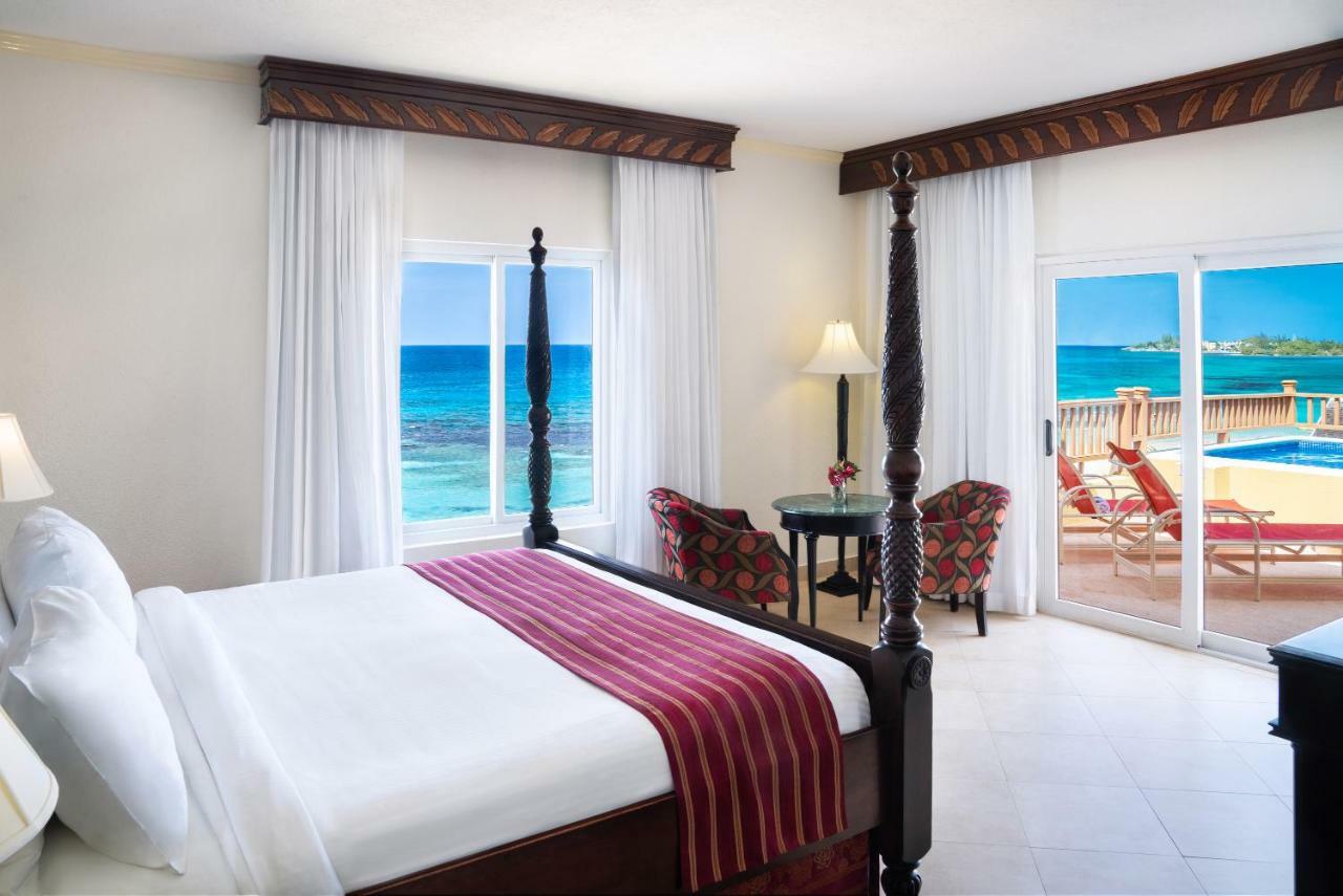 Jewel & Waterpark Resort 4*