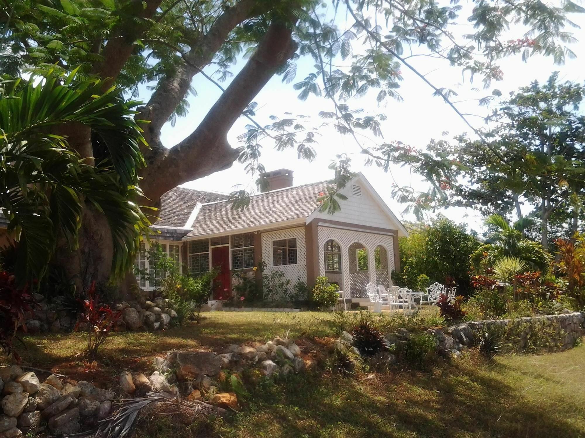 June Plum Bed & Breakfast Mandeville