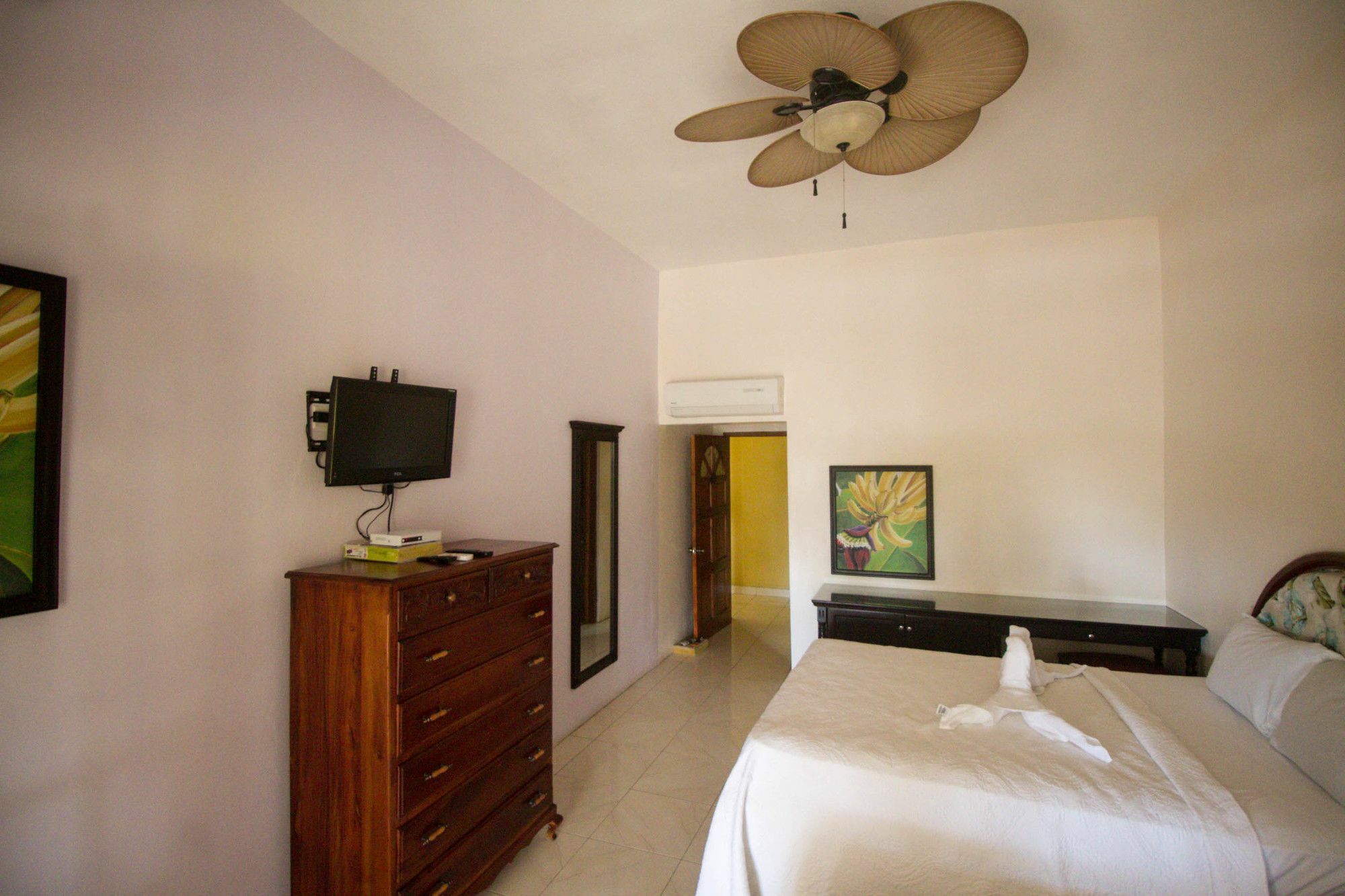 Chateau Margarite Bed And Breakfast Guest house 3*