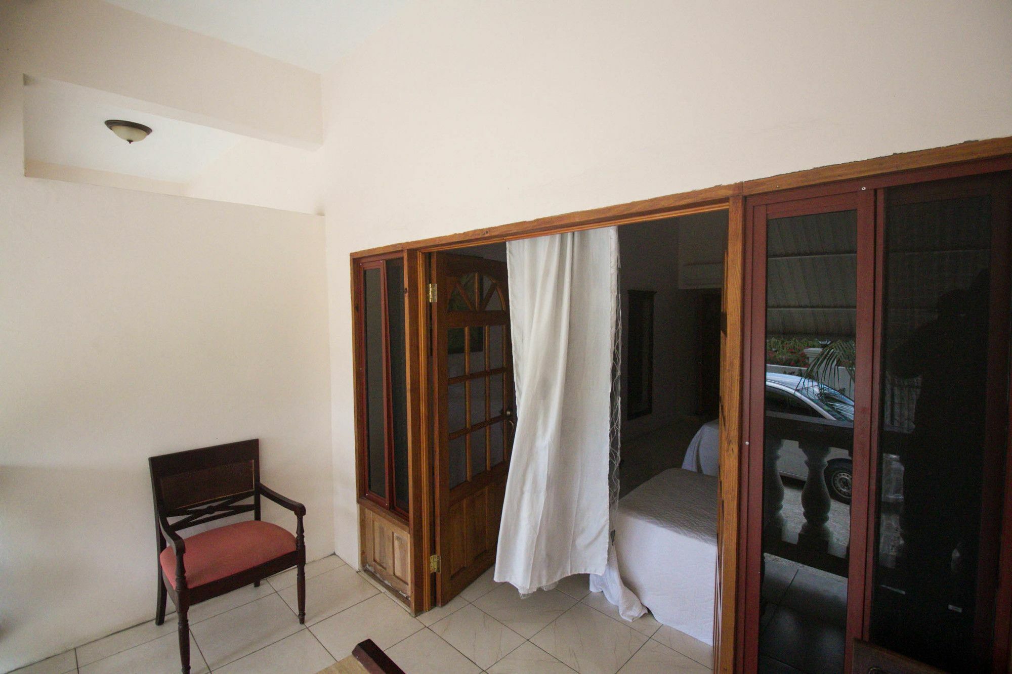 Chateau Margarite Bed And Breakfast 3*