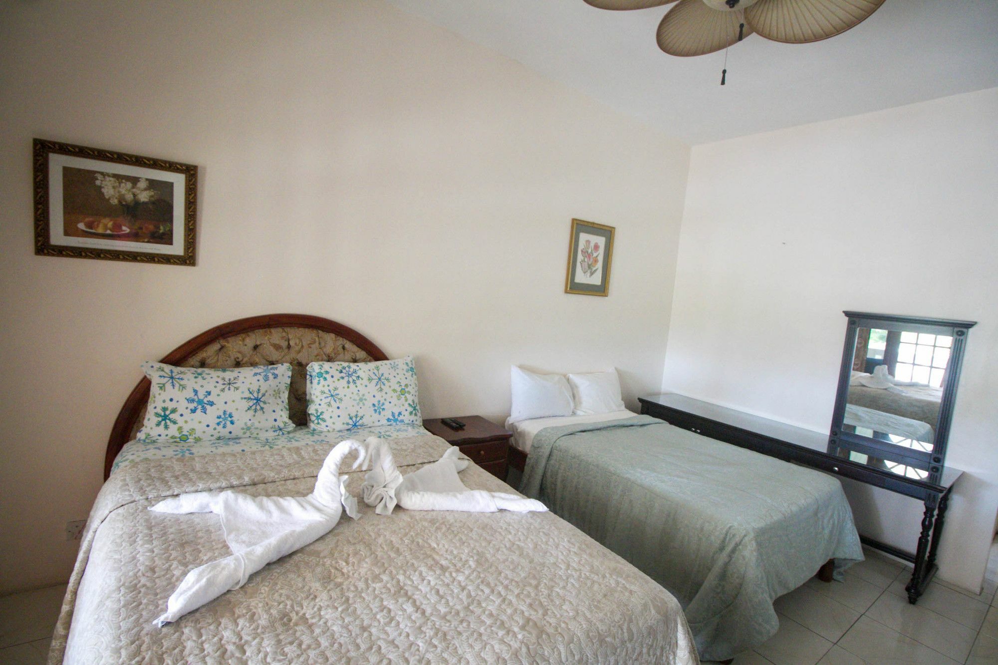 Chateau Margarite Bed And Breakfast
