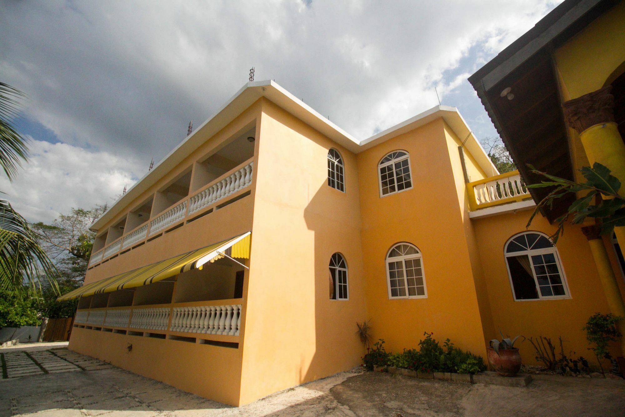 Chateau Margarite Bed And Breakfast 3*