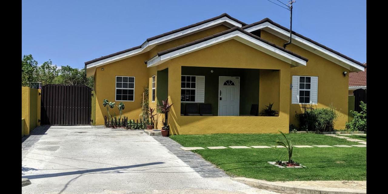 Zade's Vacation Guest house Mammee Bay
