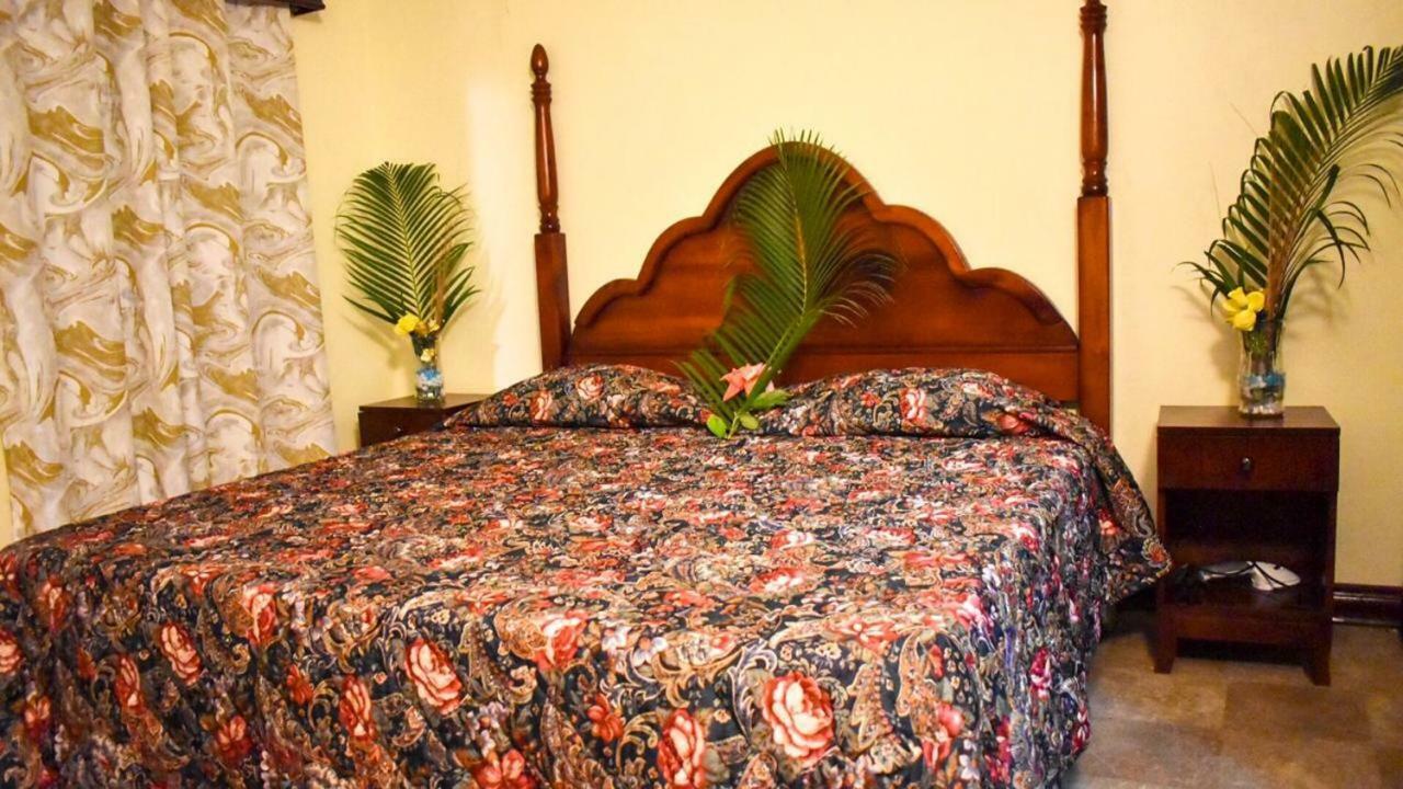 Boutique At Stone Village Bluefields