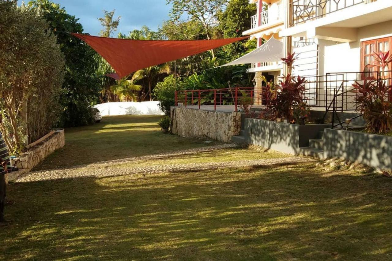 Boutique At Stone Village *