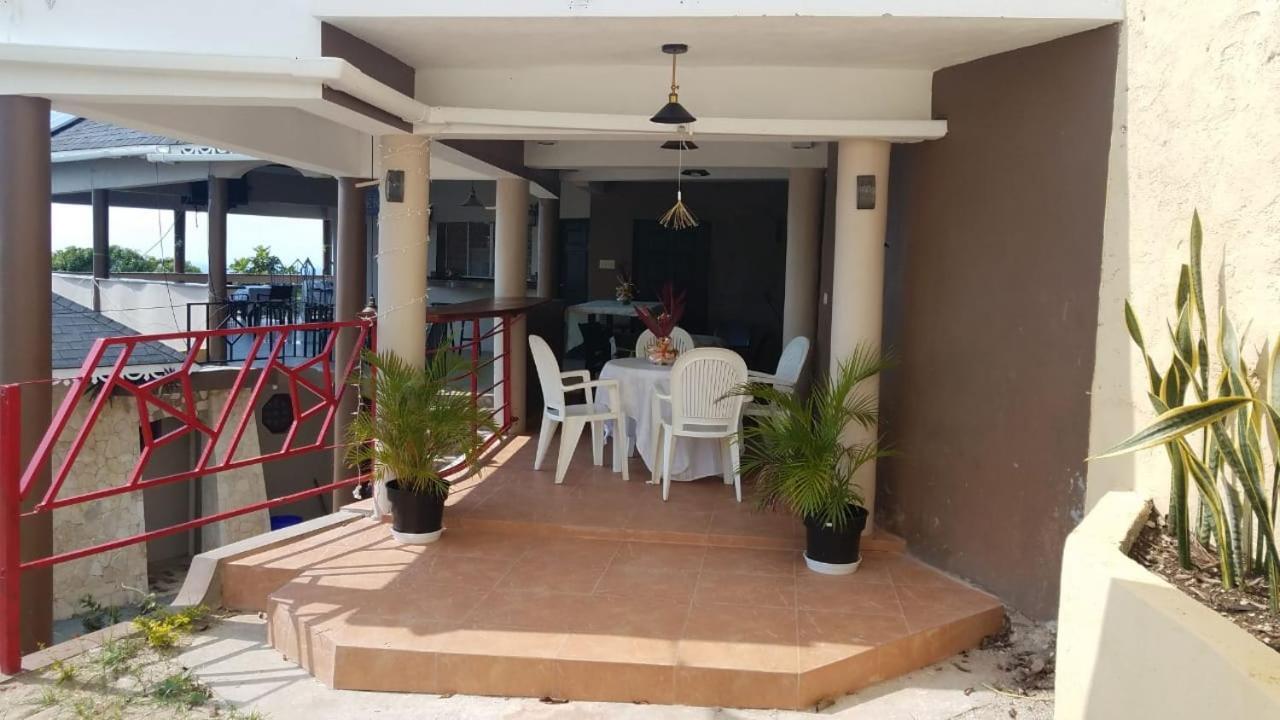 Bed & Breakfast Boutique At Stone Village *