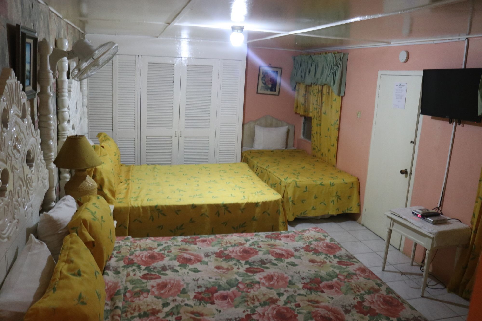 Hostel Hibiscus *
