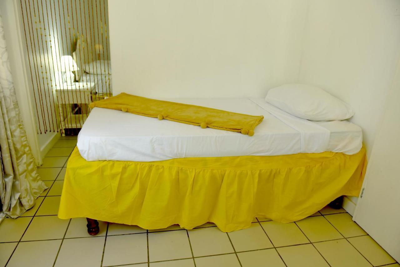 Pineapplesuites Hotel *
