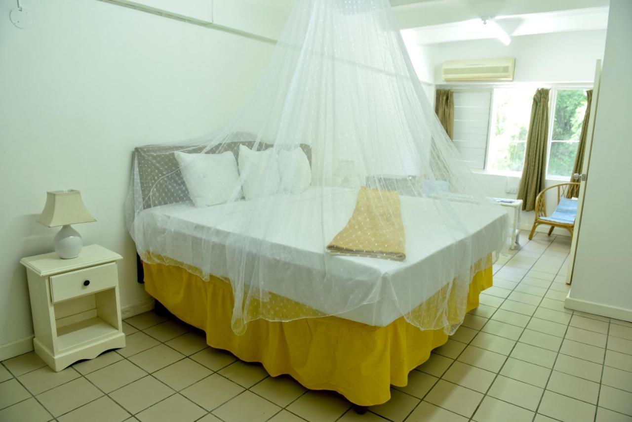 Pineapplesuites *