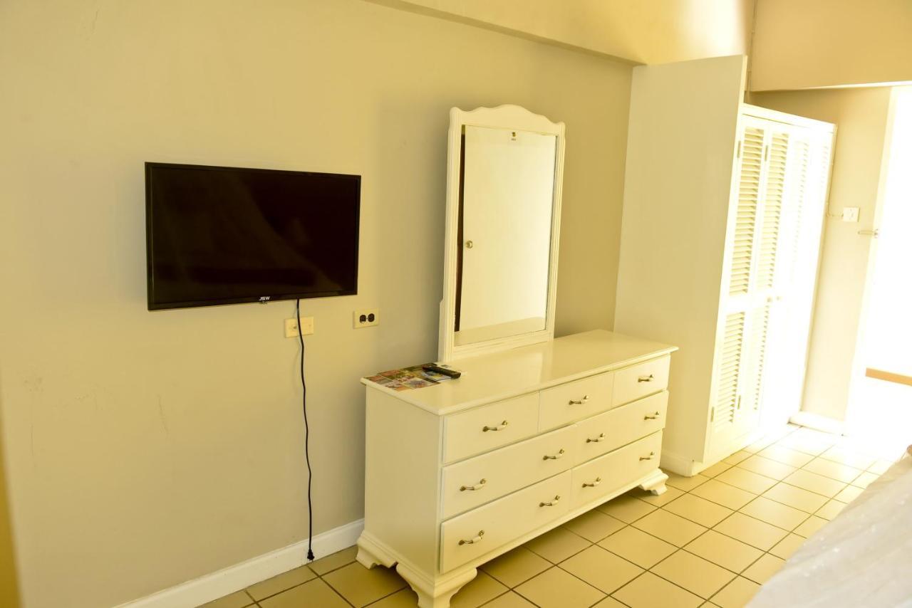 Pineapplesuites