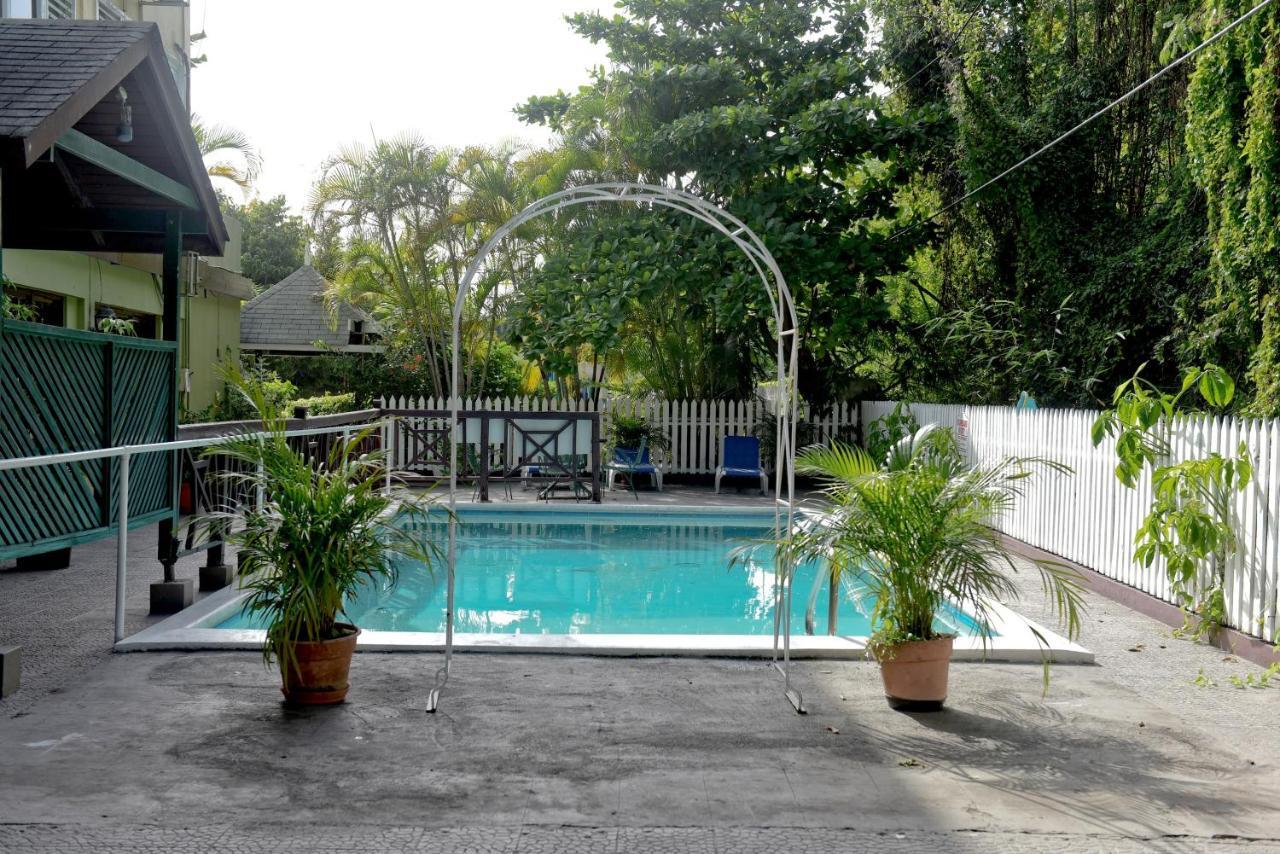 Hotel Pineapplesuites Ocho Rios