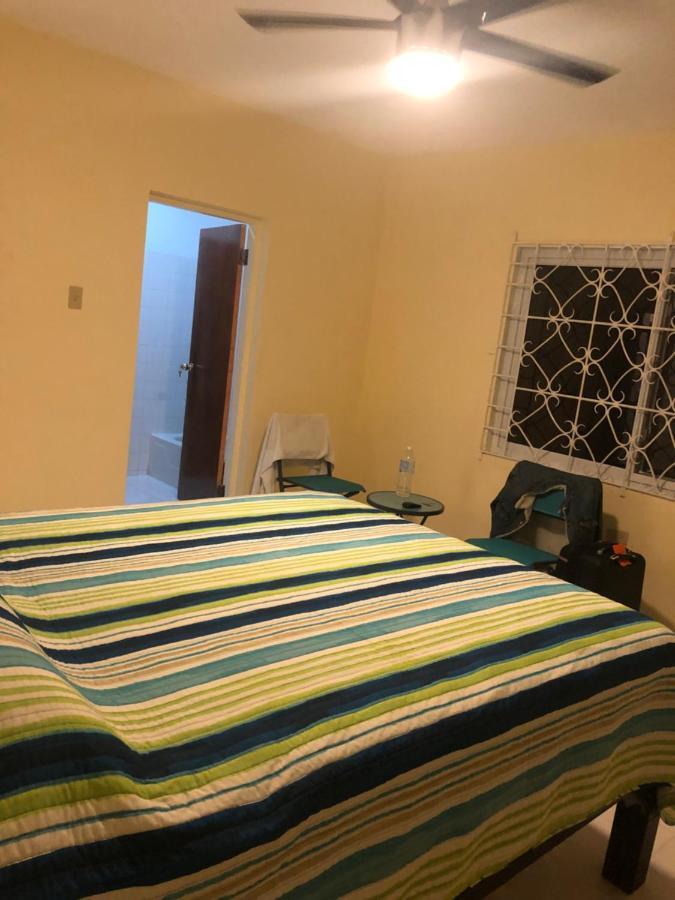 Molynes * Kingston