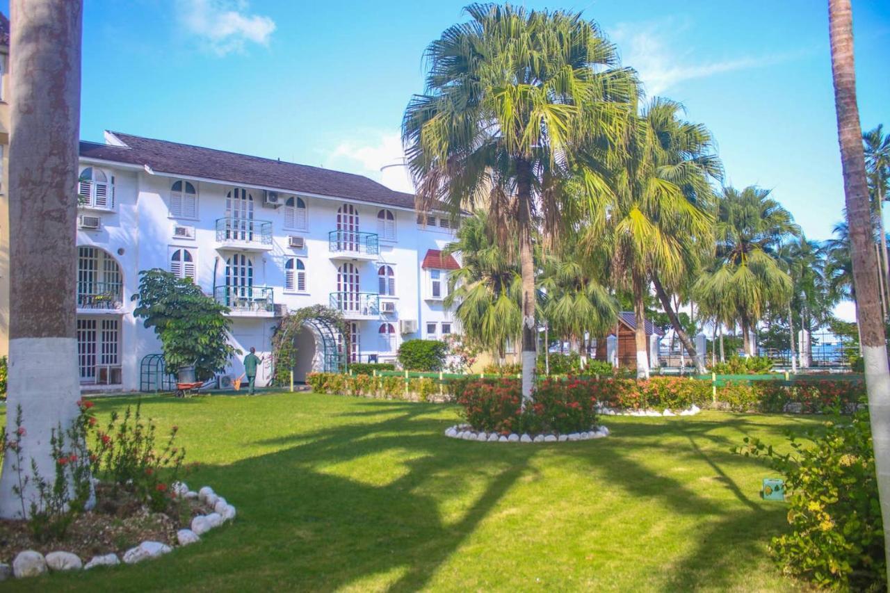 Cool's 1 Bedroom & Garden View Apartment Ocho Rios