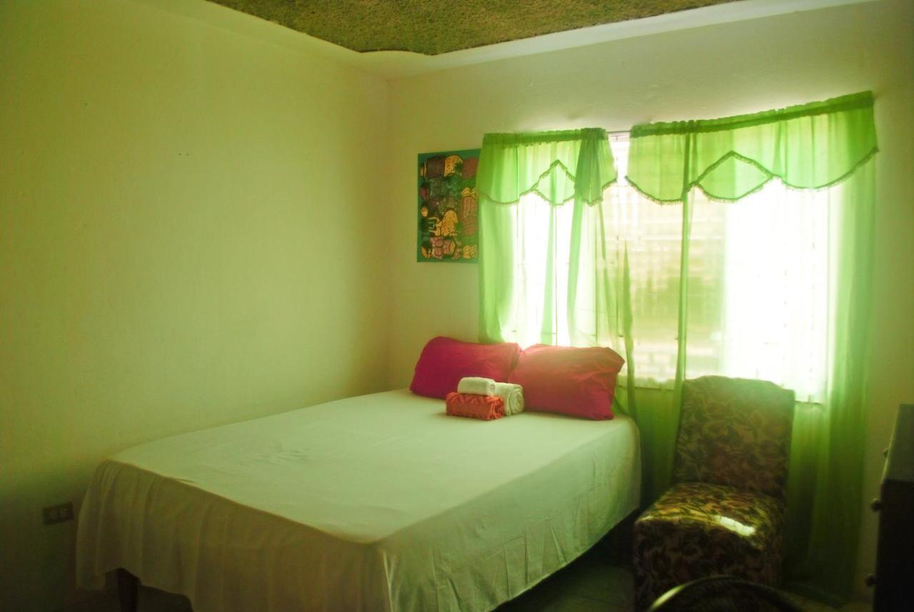 Content Aparthotel Ocho Rios