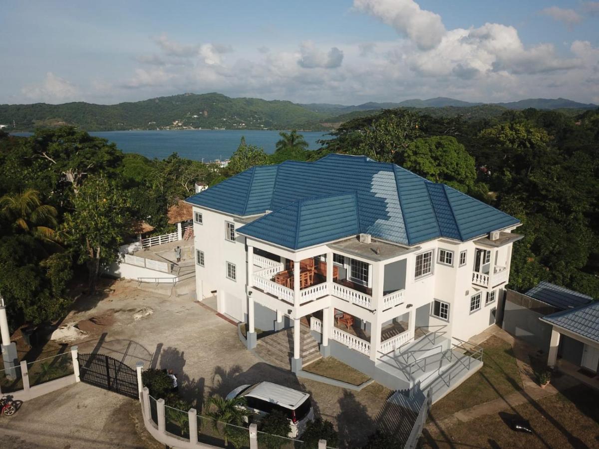 Blue Paloma Bed & Breakfast