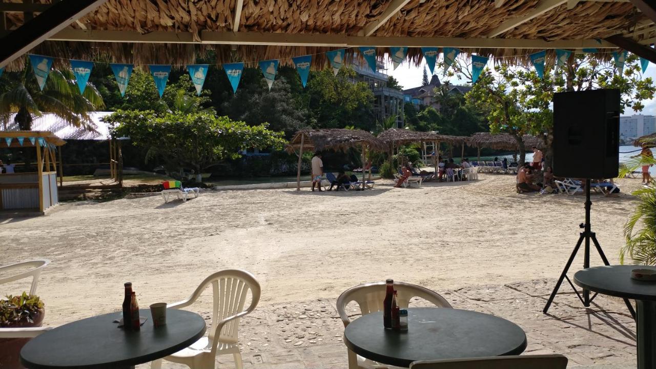 Sandcastles # E26 Apartment