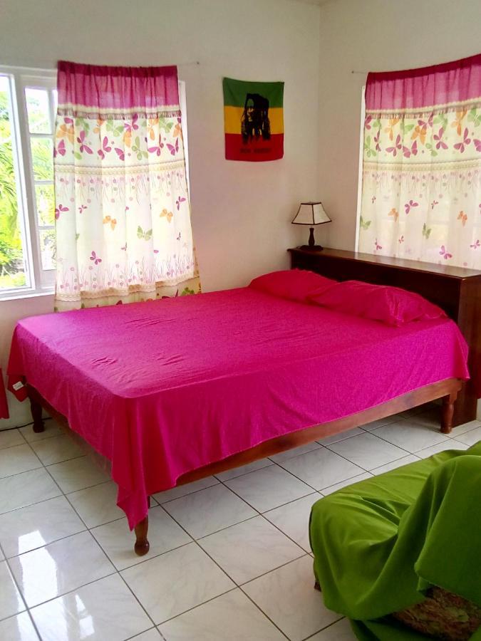 Hostel Porty
