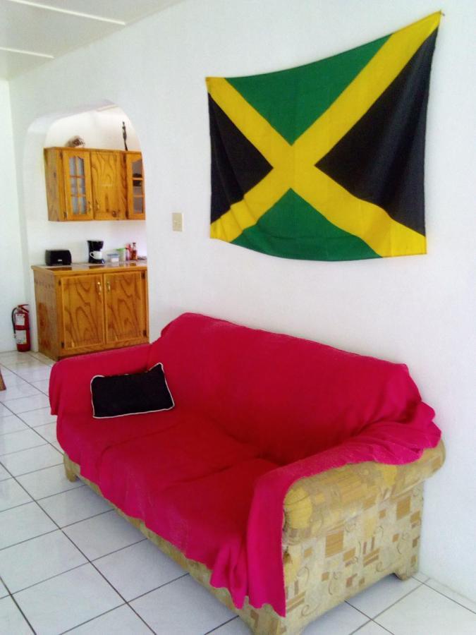 Hostel Porty