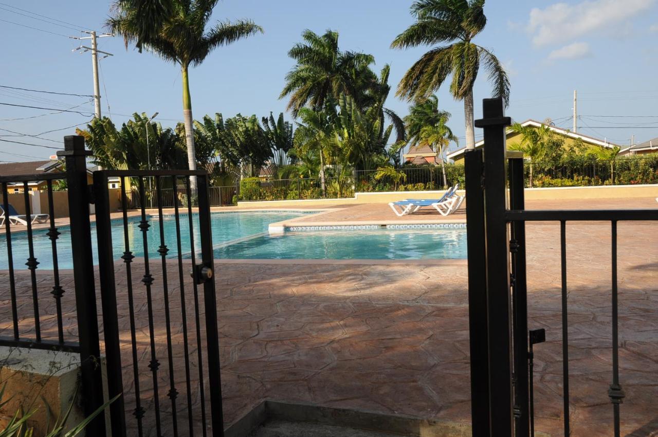 - Drax Hall Country Club 2-bed Luxury Ferienhaus Ocho Rios