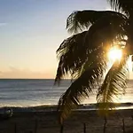 Rock Side Villa On The Beach